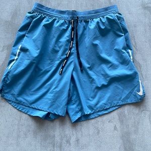 Men’s L Nike Running shorts